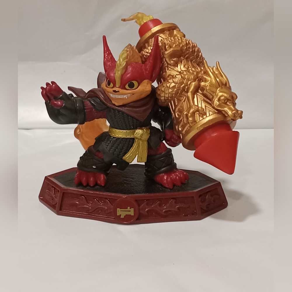 Skylanders Imaginators Master Flare Wolf figure. Skylanders